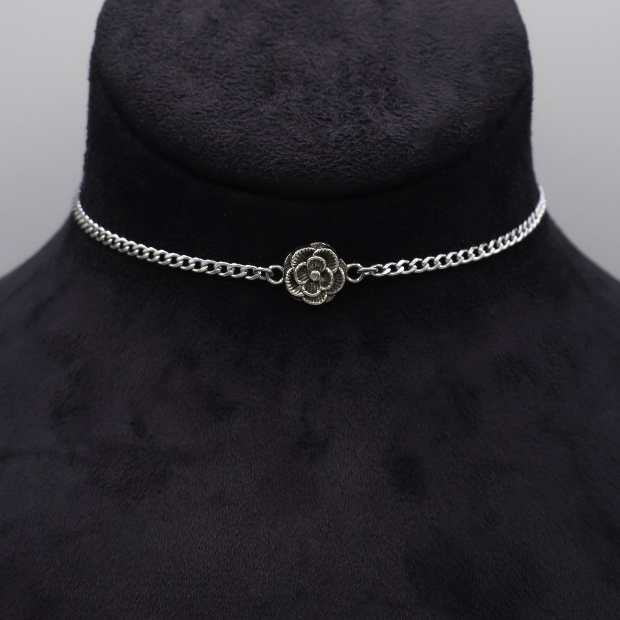 Enchanted Rose Choker Necklace (Silver)
