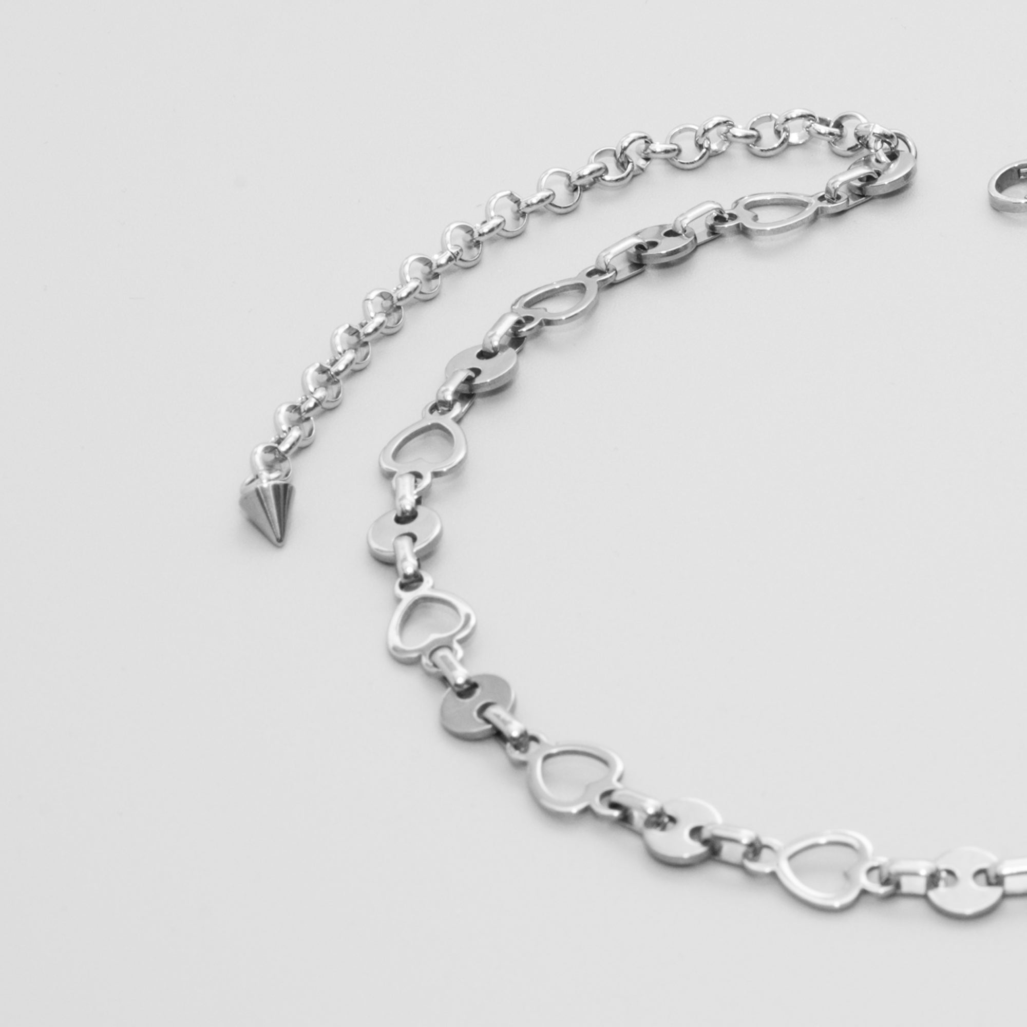 Heart link choker necklace in silver 