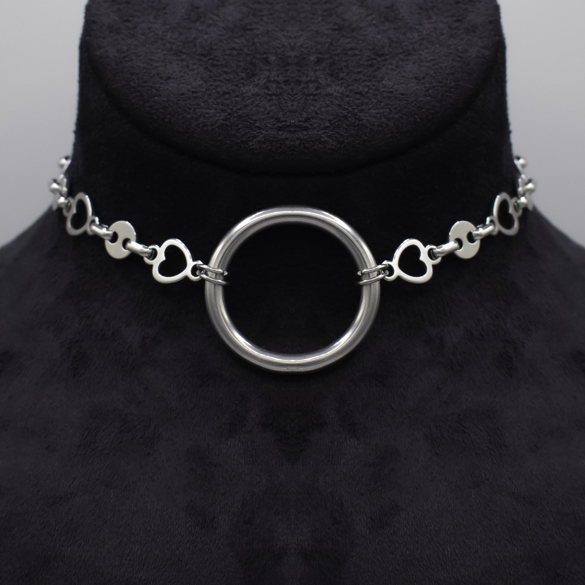 Linked Love O Ring Choker Necklace (Silver)
