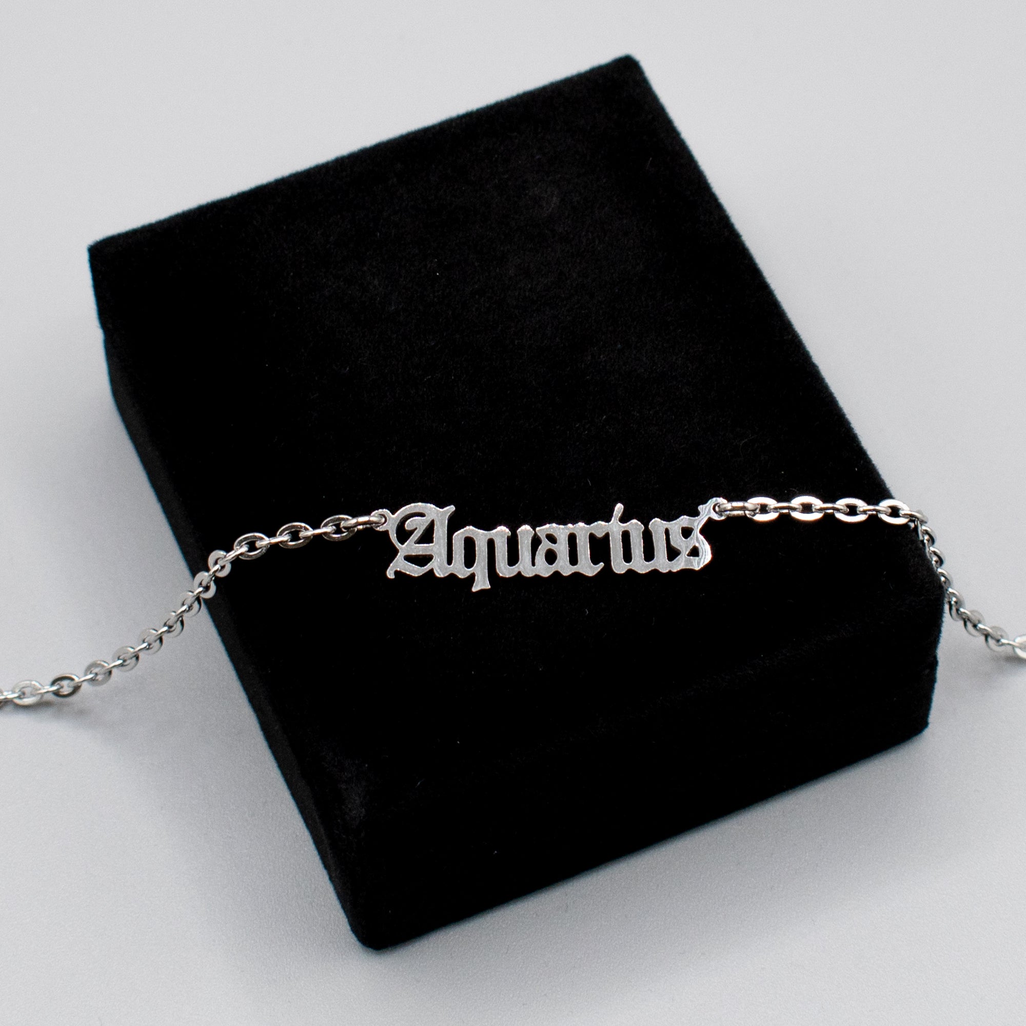 Aquarius Zodiac Sign Choker Necklace (Silver)
