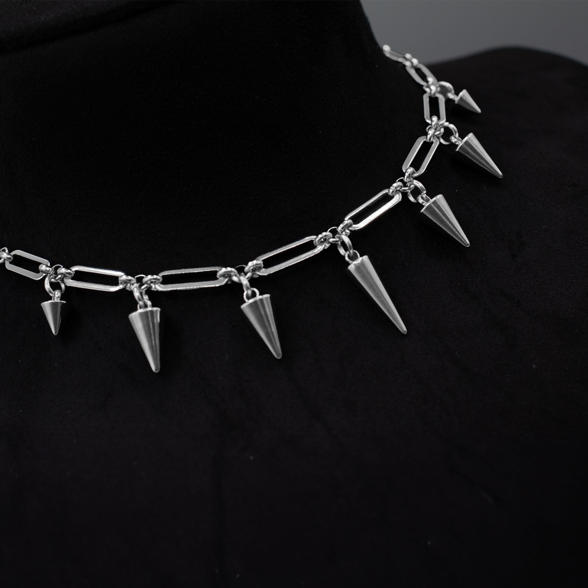 Spiked Paperclip Choker Necklace (Silver)