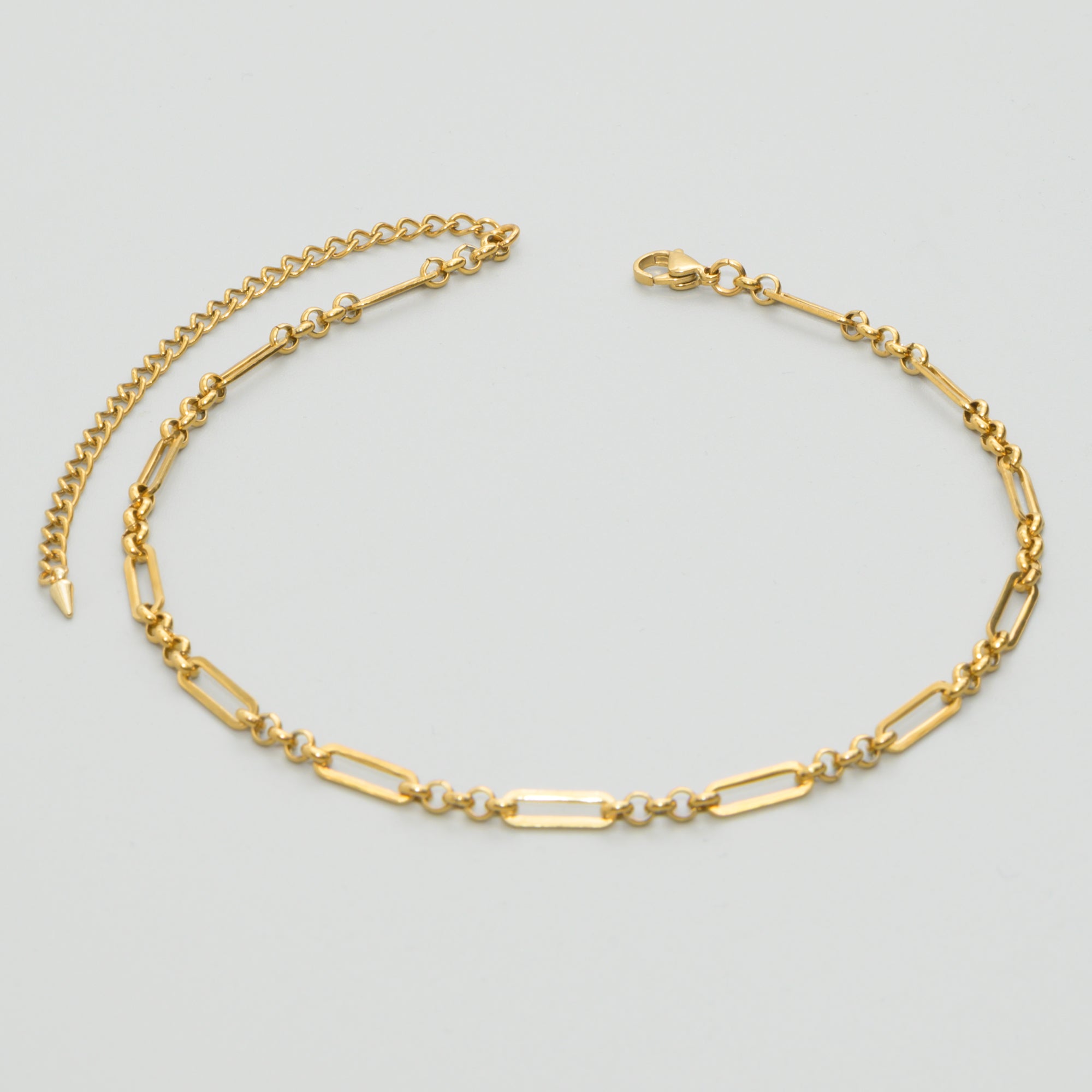 Fancy Paperclip chain choker in Gold plated stainless steel