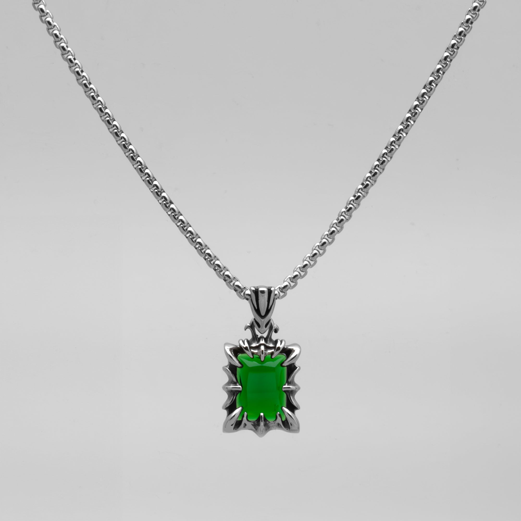 Emerald Claw Gothic Pendant (Silver)