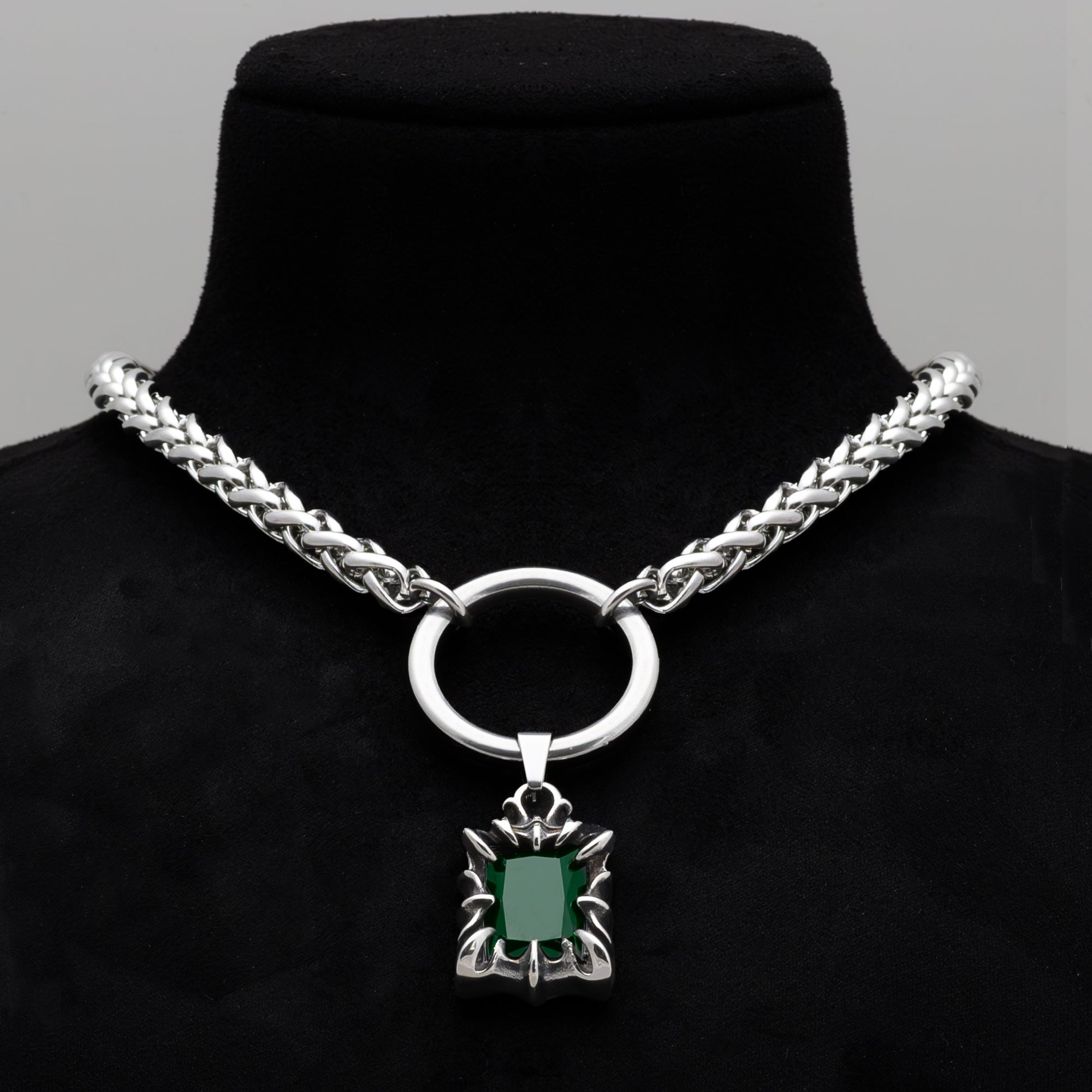 Collier ras du cou gothique avec griffes d'émeraude et anneau en O (argent)