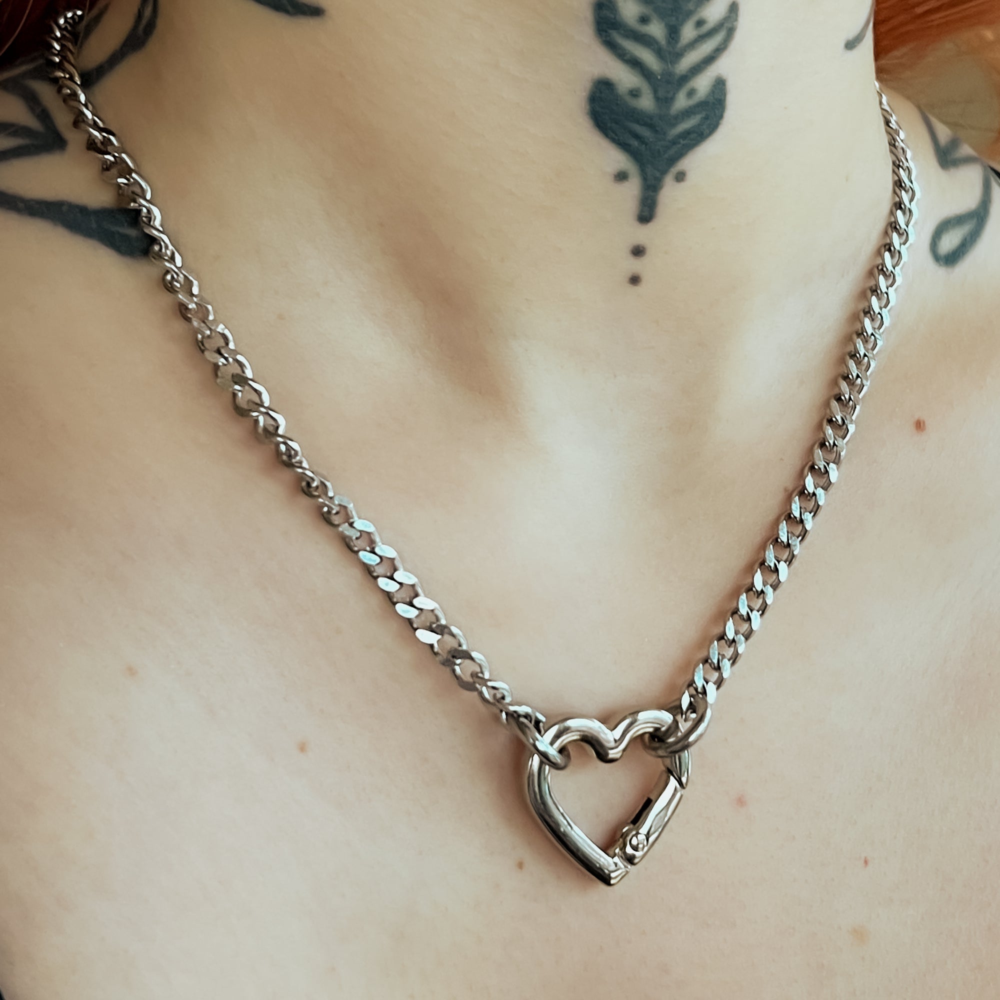 Plain Heart Carabiner Necklace (Silver)