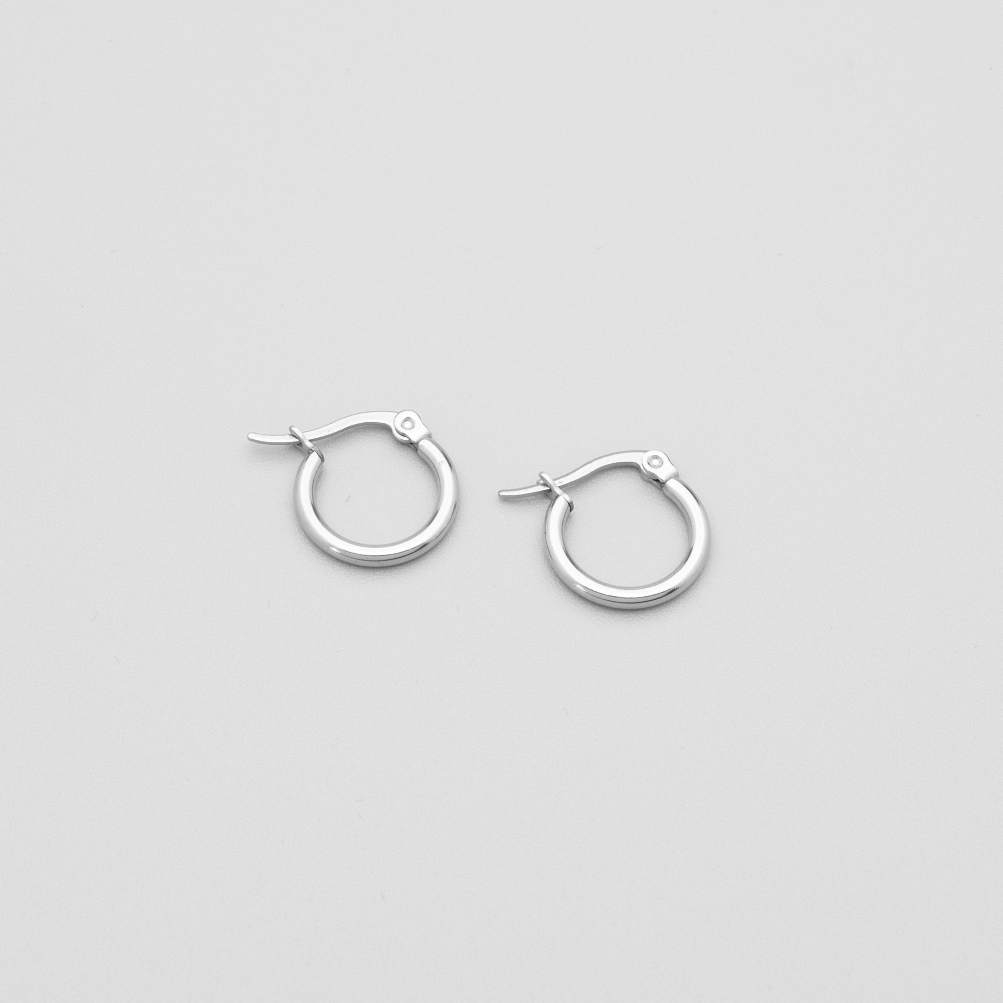 Extra Small Plain Hoop Earrings 15mm (Silver)