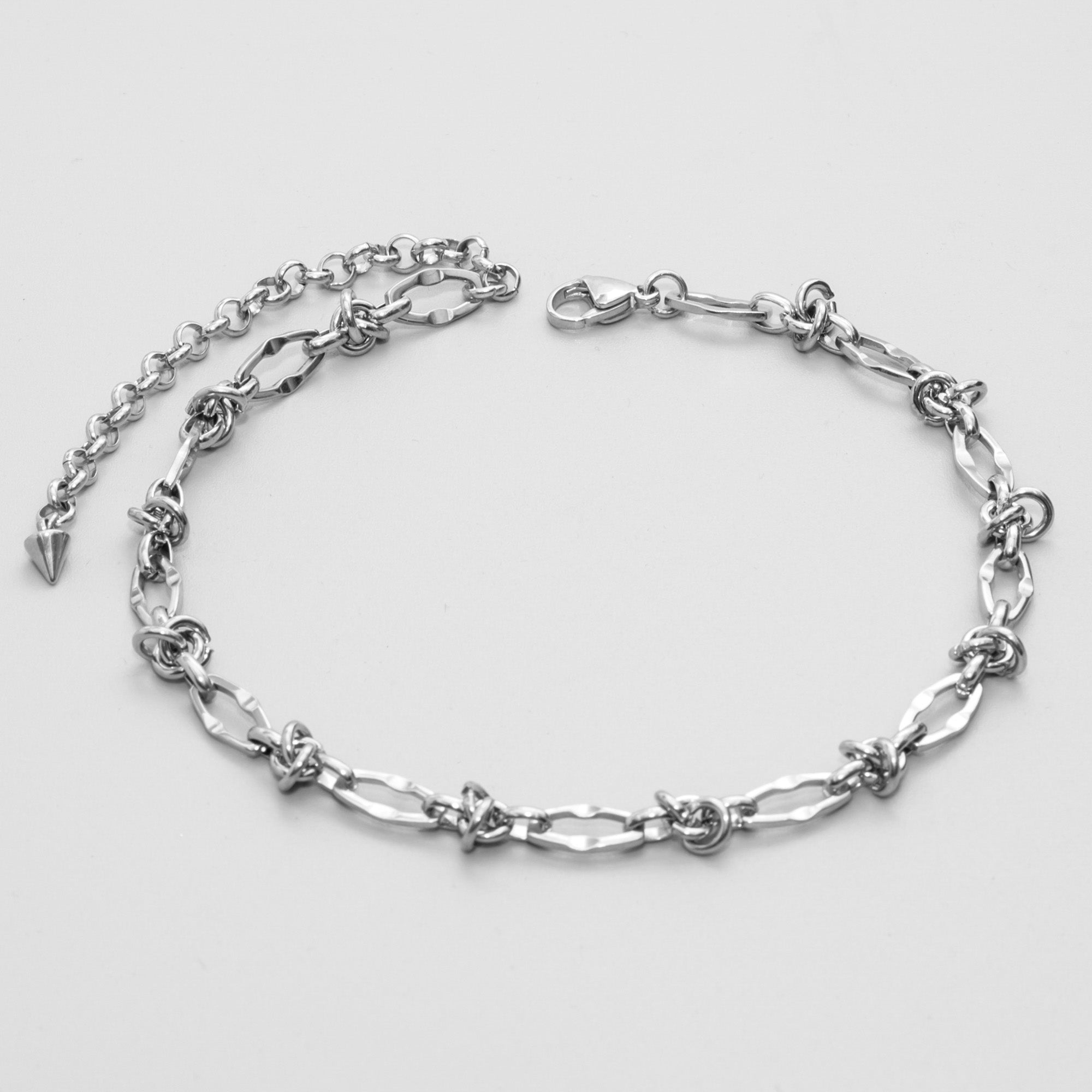 Knot link Gothic choker necklace in silver stainless steel