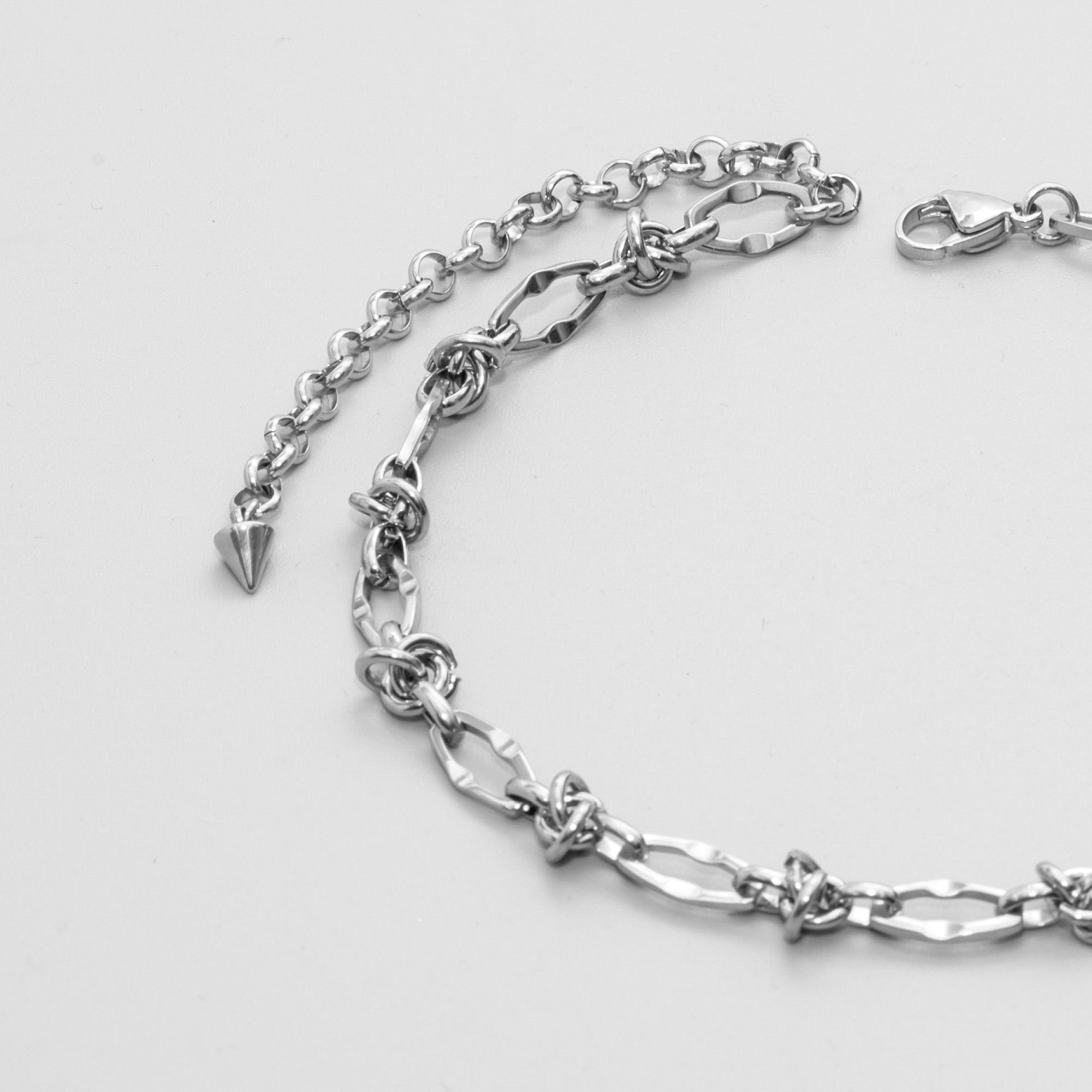 Knot link Gothic choker necklace in silver stainless steel