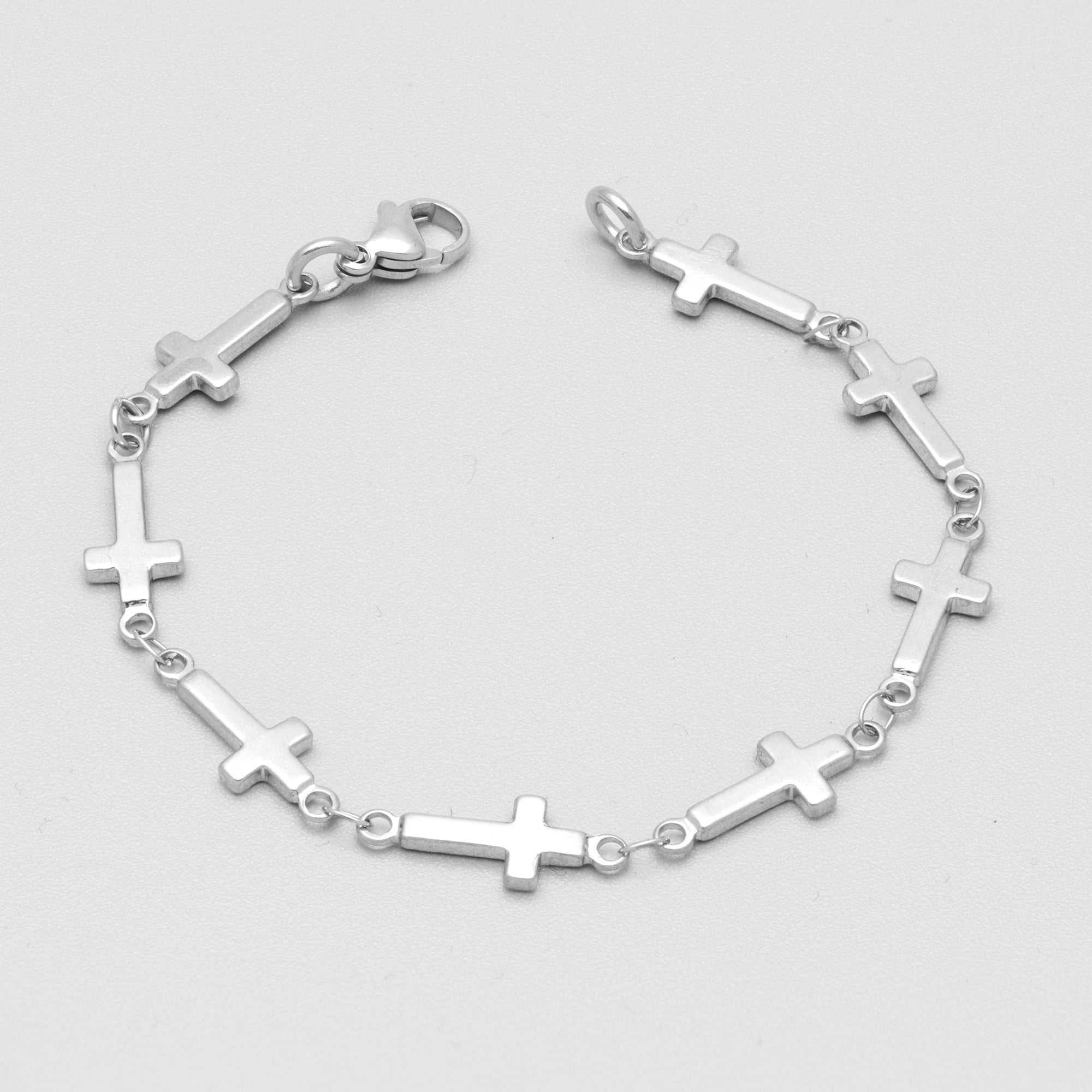 chunky cross link bracelet in silver 