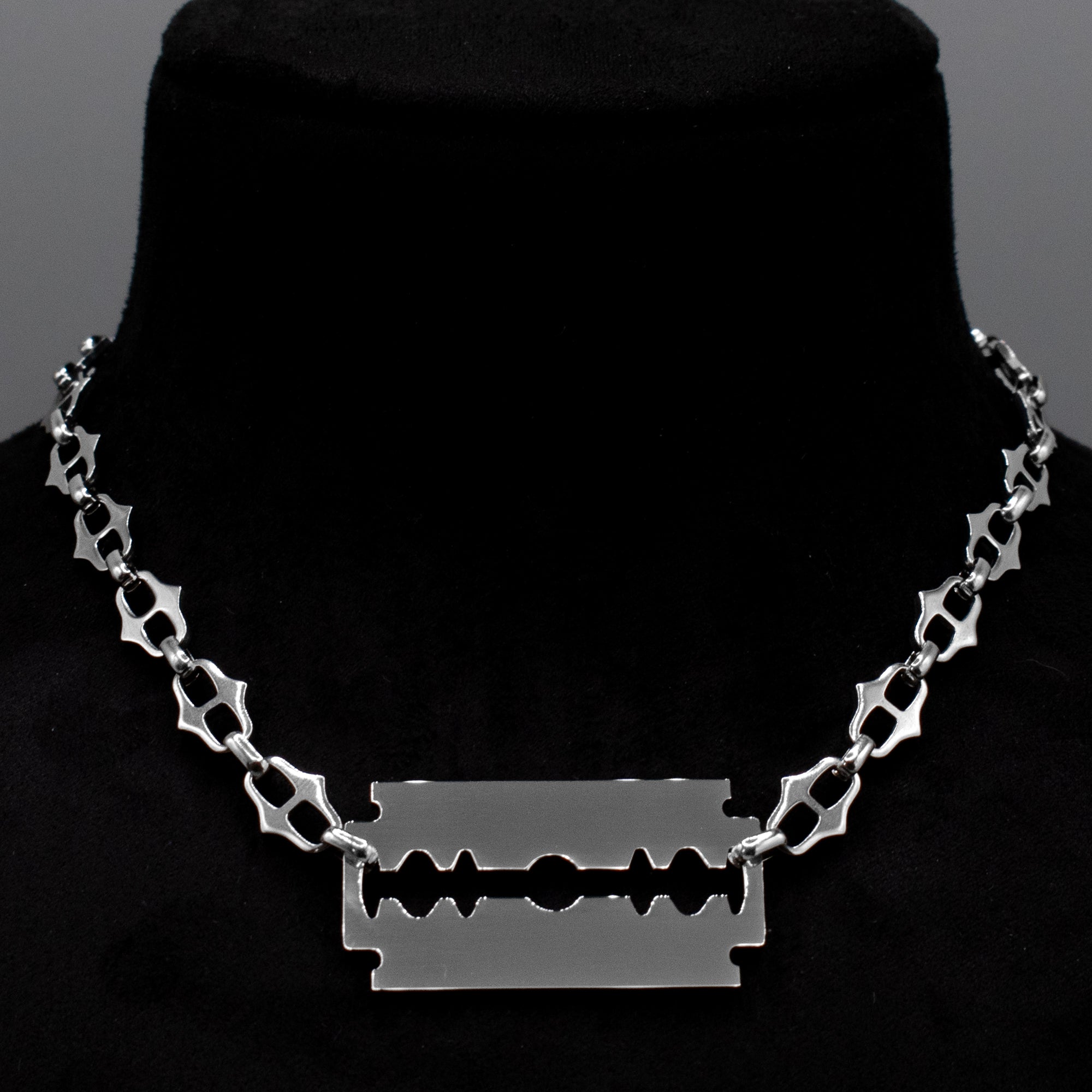 Fixed XL Razor Blade Spike Link Choker Necklace (Silver)