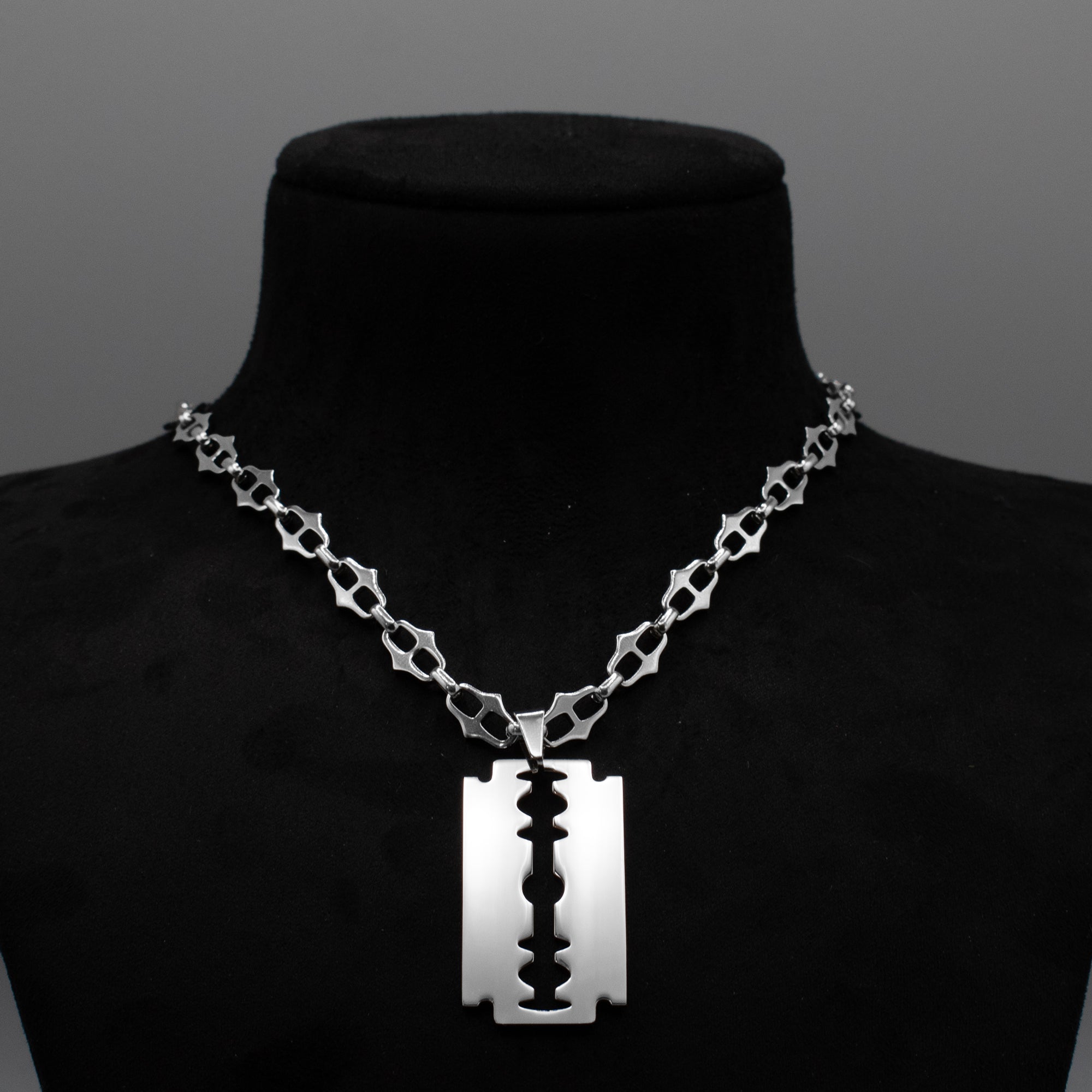 XL Razor Blade Spike Link Choker Necklace (Silver)