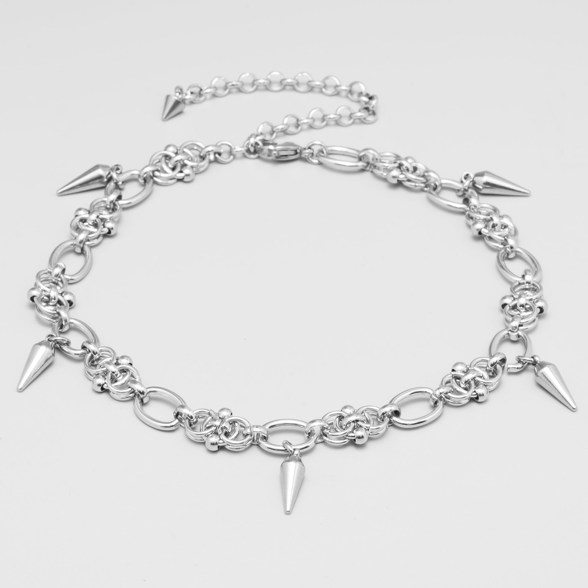 Chaos spiked chainmail choker in silver