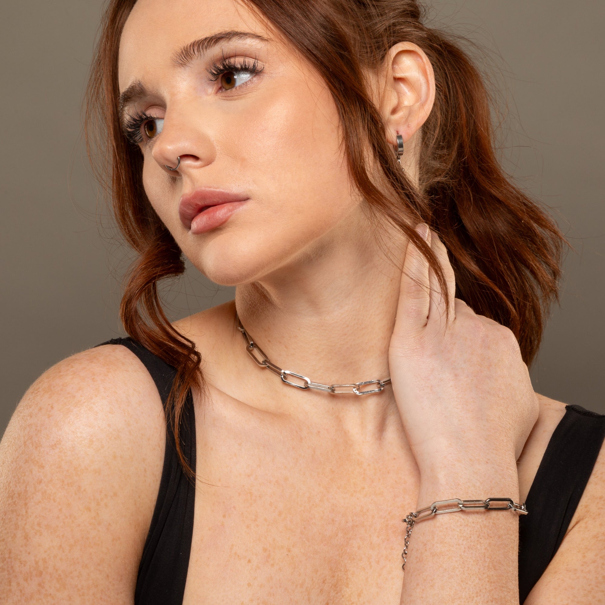 chunky paperclip choker necklace in silver 