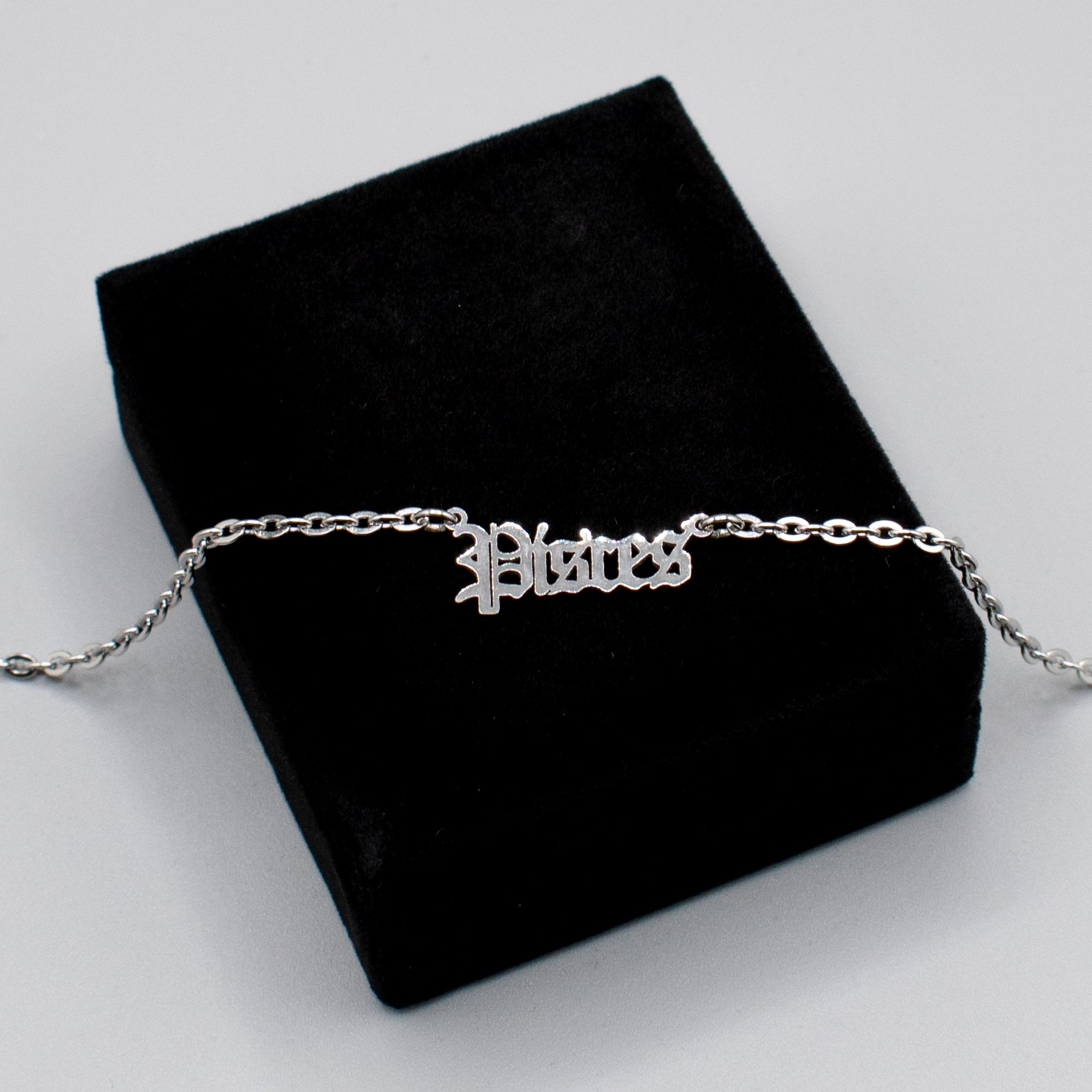 Pisces Zodiac Sign Choker Necklace (Silver)