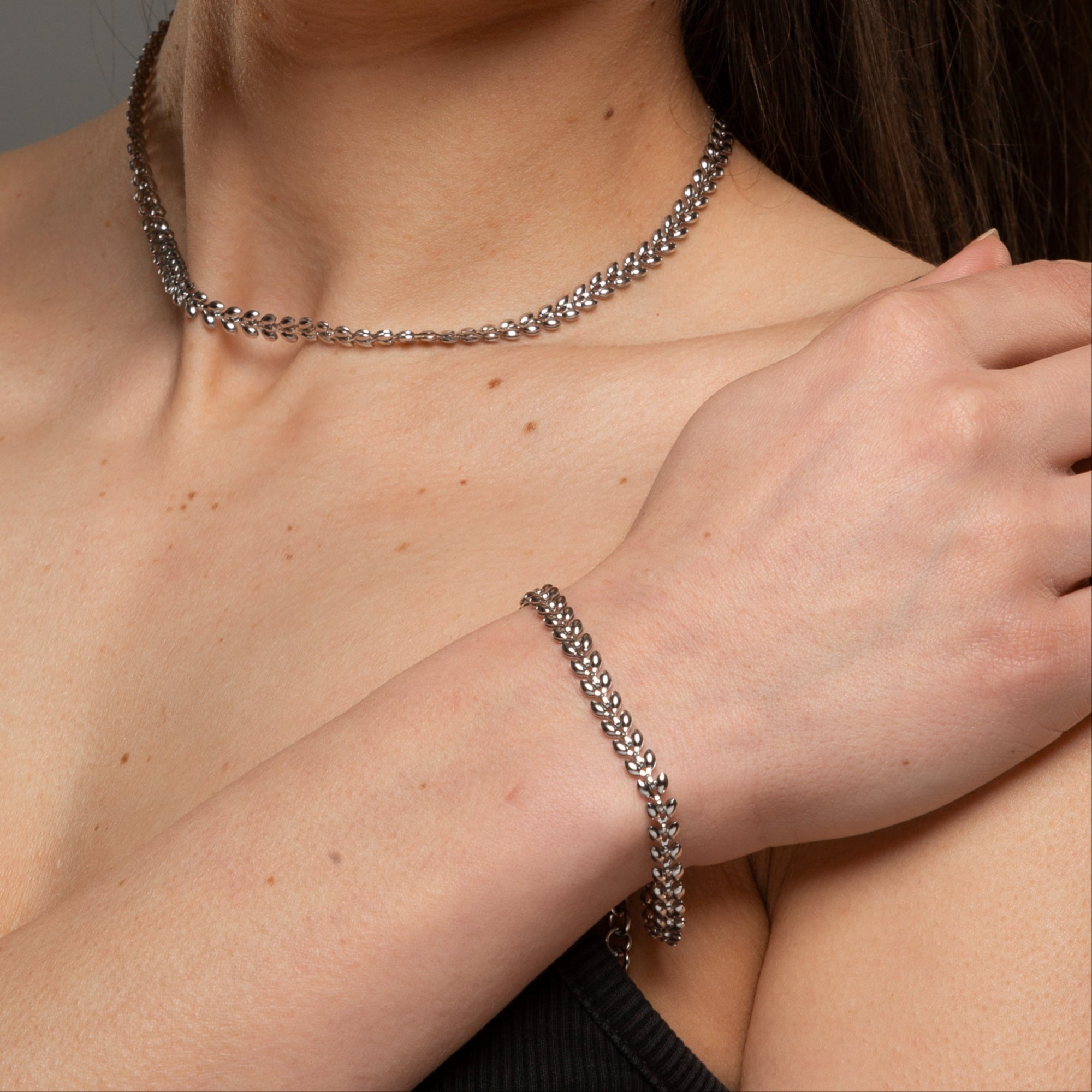Non tarnish Leaf link bracelet in silver stainless steel