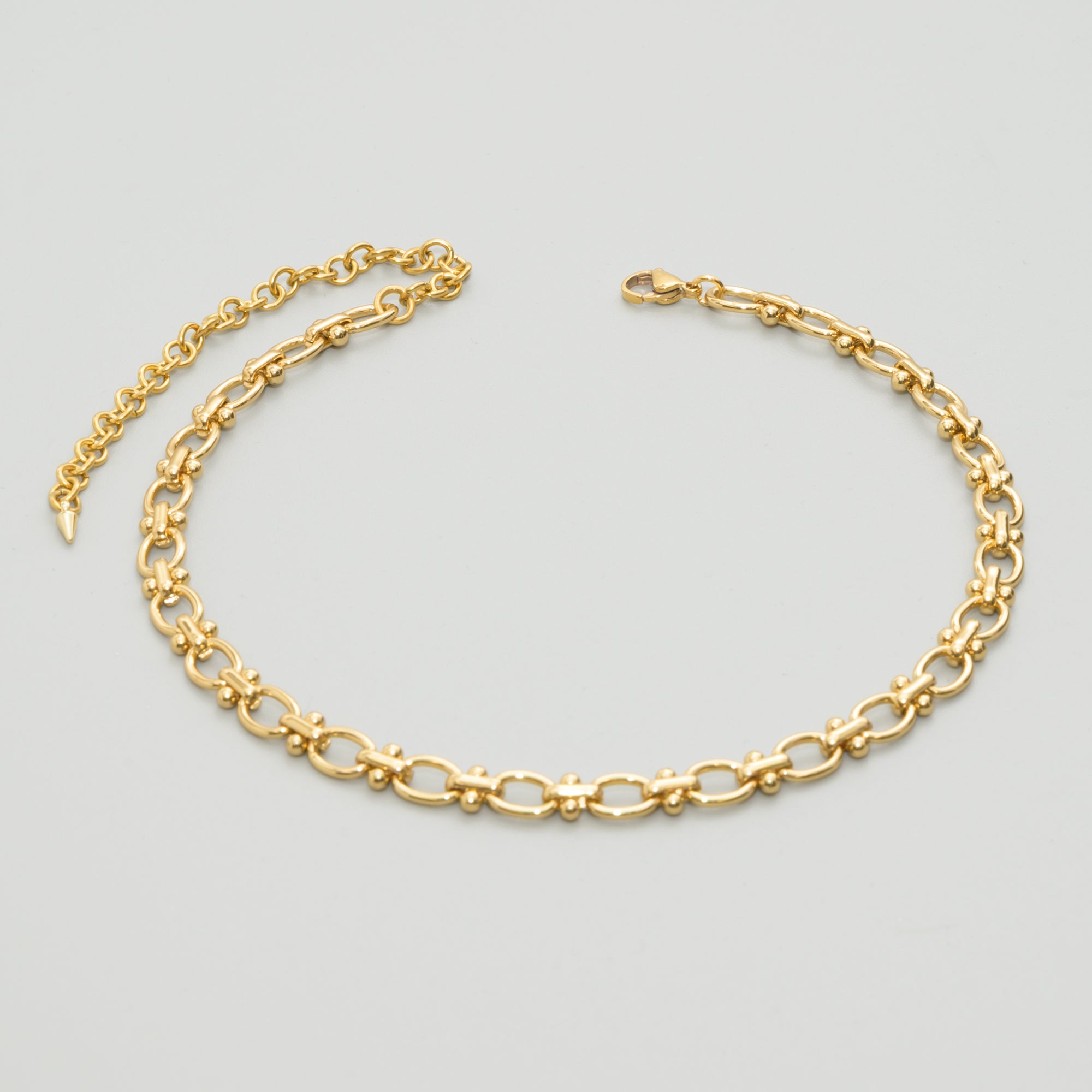 Small oval link chain choker necklace in Gold plated stainless steel