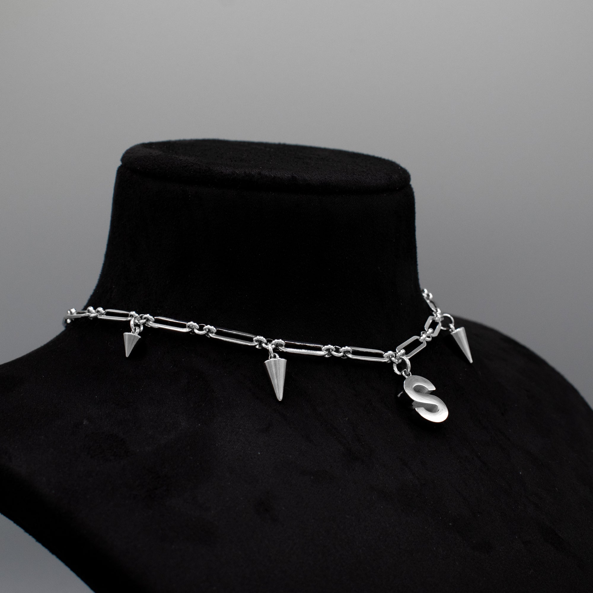 Bold Initial Spiked Paperclip Link Choker Necklace (Silver)