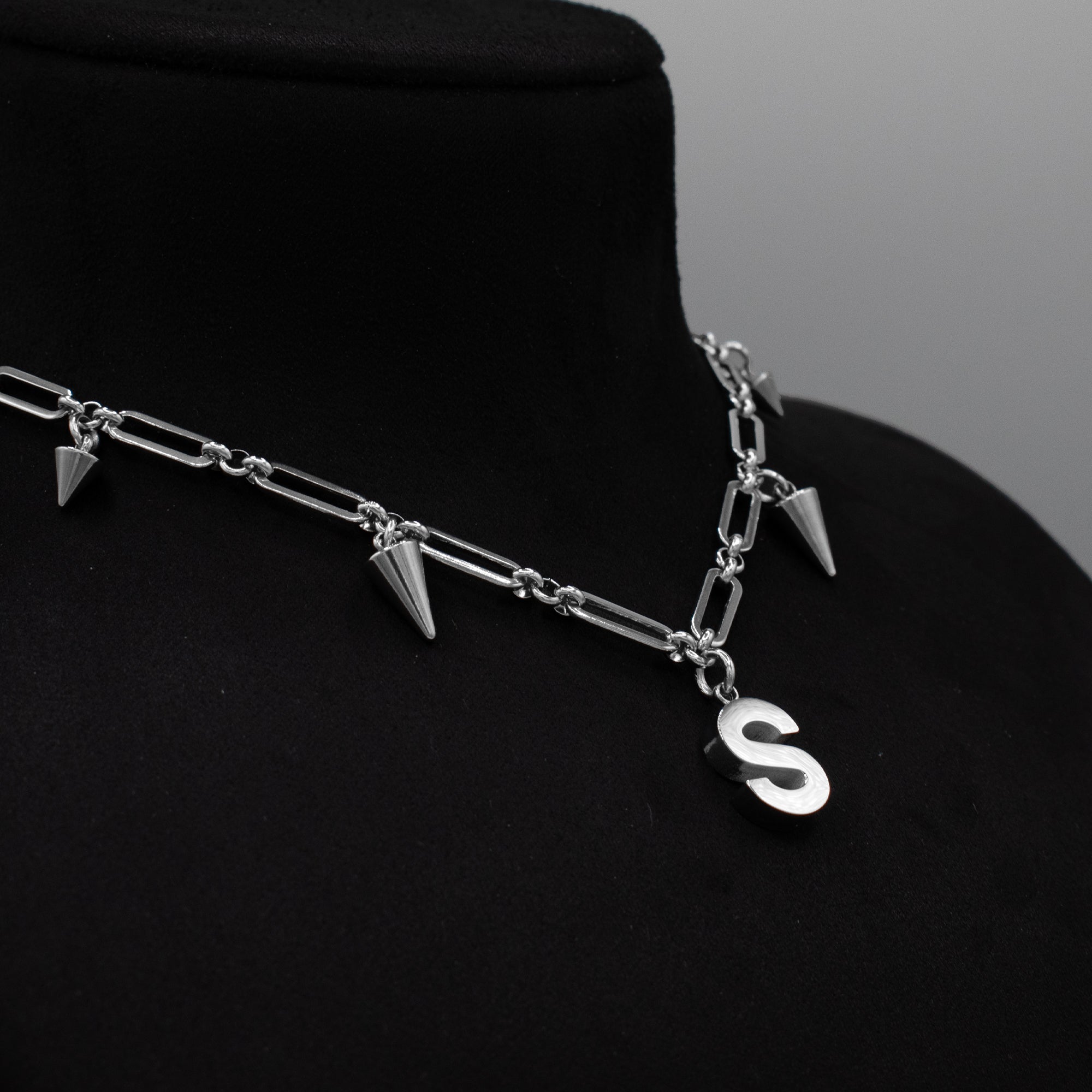 Bold Initial Spiked Paperclip Link Choker Necklace (Silver)