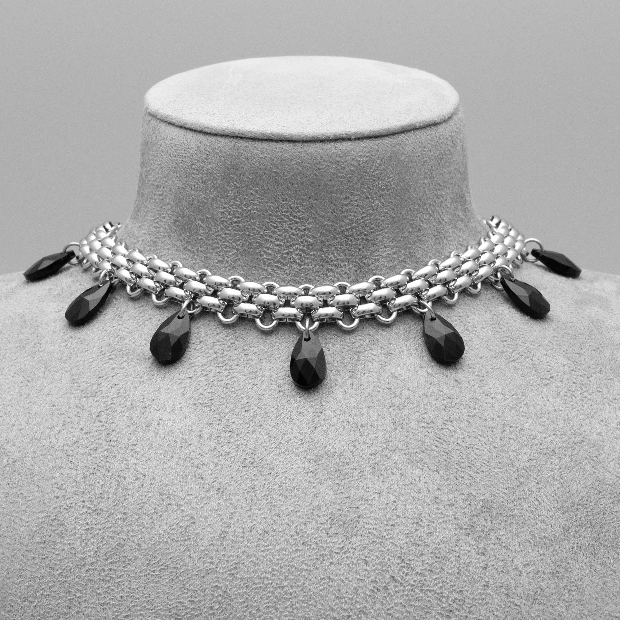 Collier ras du cou en cotte de mailles gothique en forme de larme (argent)