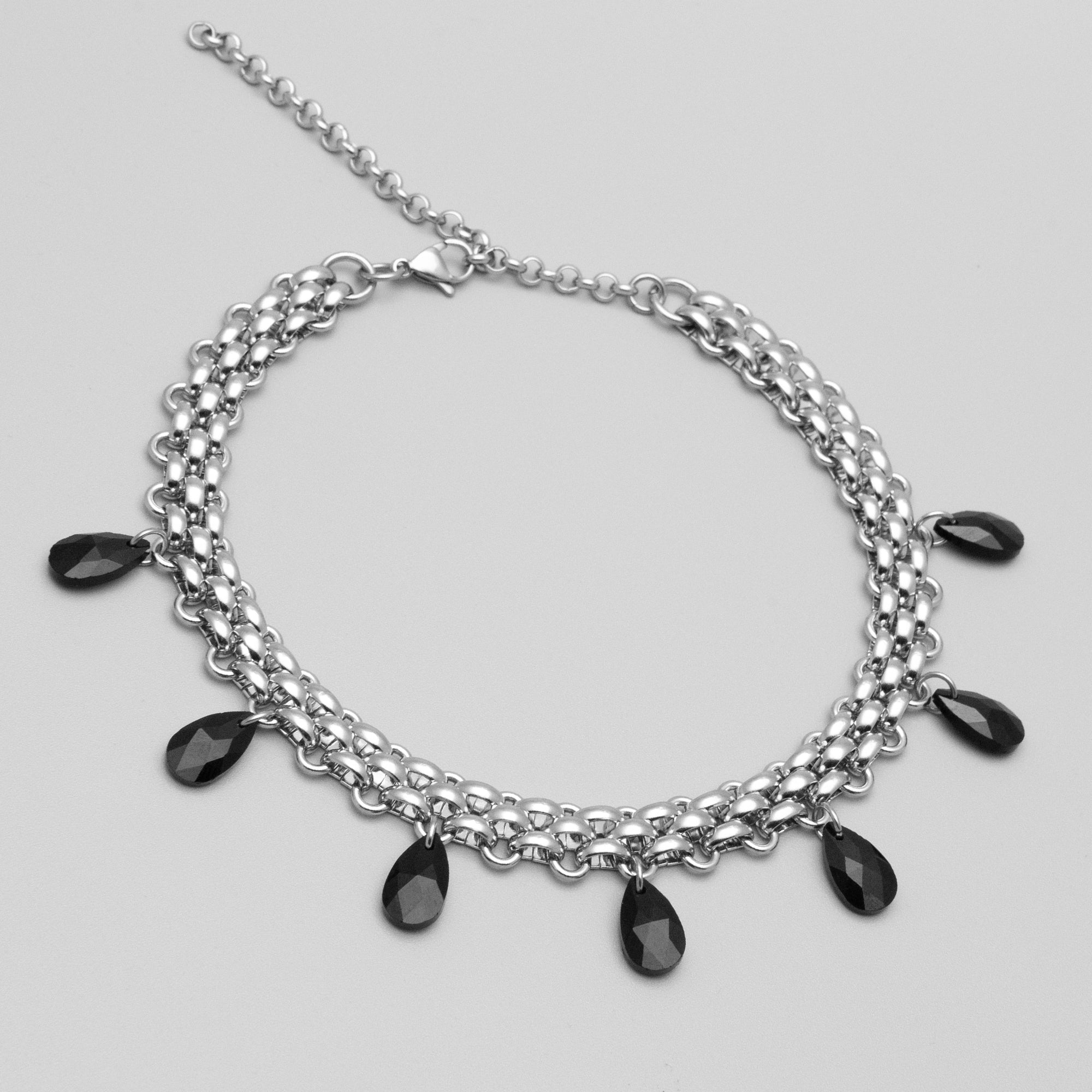 Collier ras du cou en cotte de mailles gothique en forme de larme (argent)