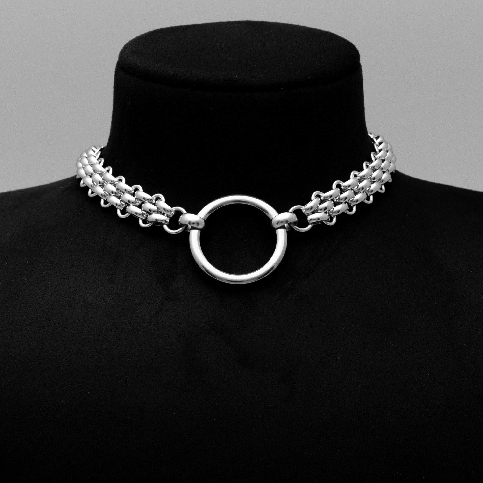 silver chainmail O Ring choker necklace