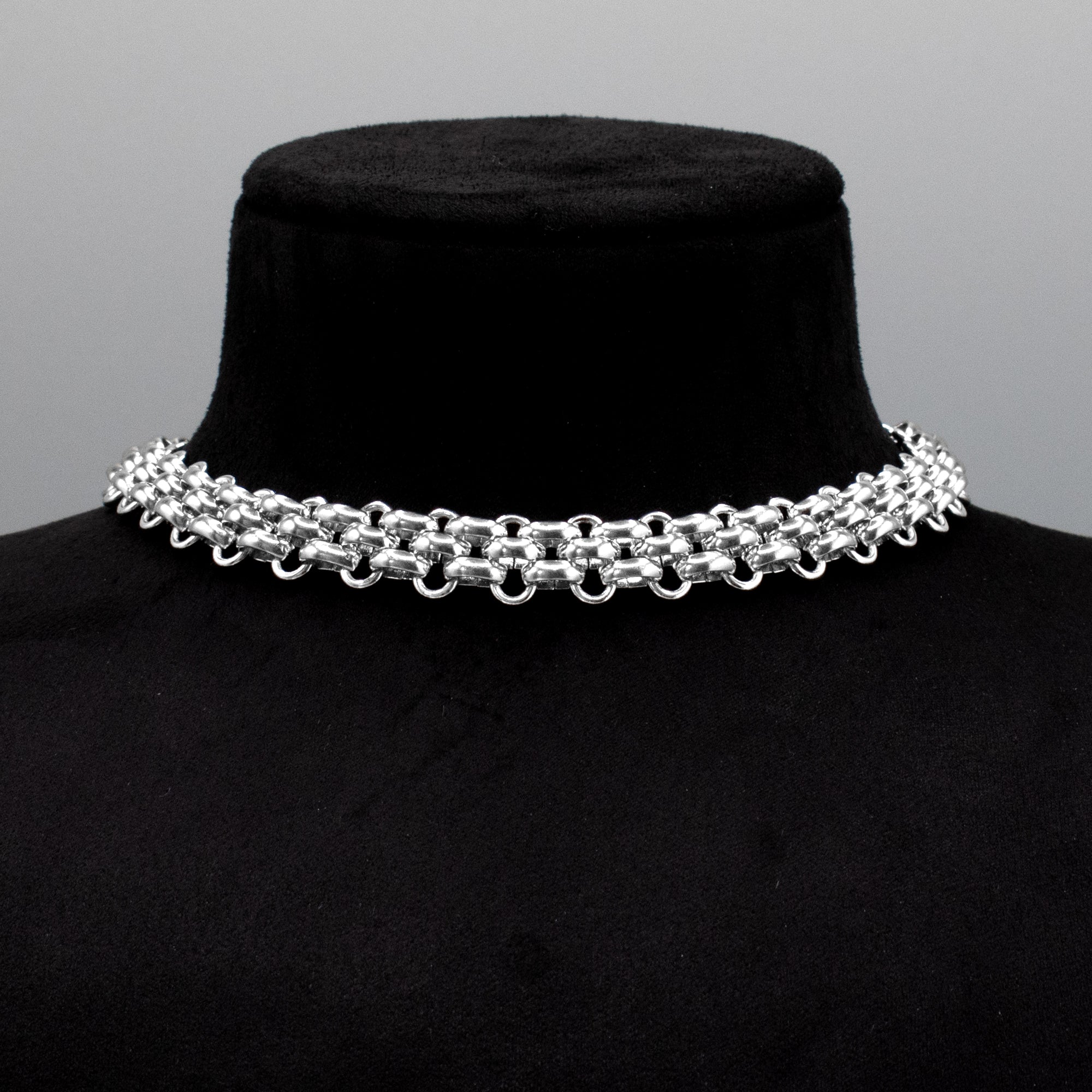 Silver coloured triple layer chainmail choker close up